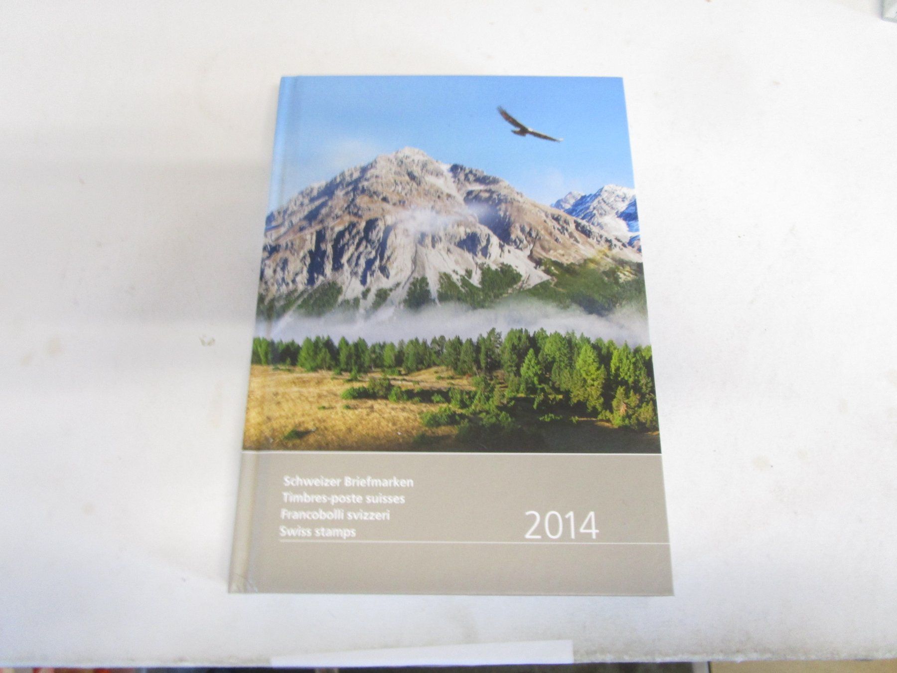 Tous les timbres: Jahrbuch Schweizer Briefmarken 2014 – D'occasion à Rupperswil par Ema10
