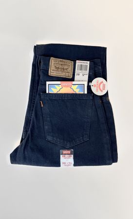 Levi's 550 Jeans Dunkelblau Grösse 28/28 Neu mit Etikett
