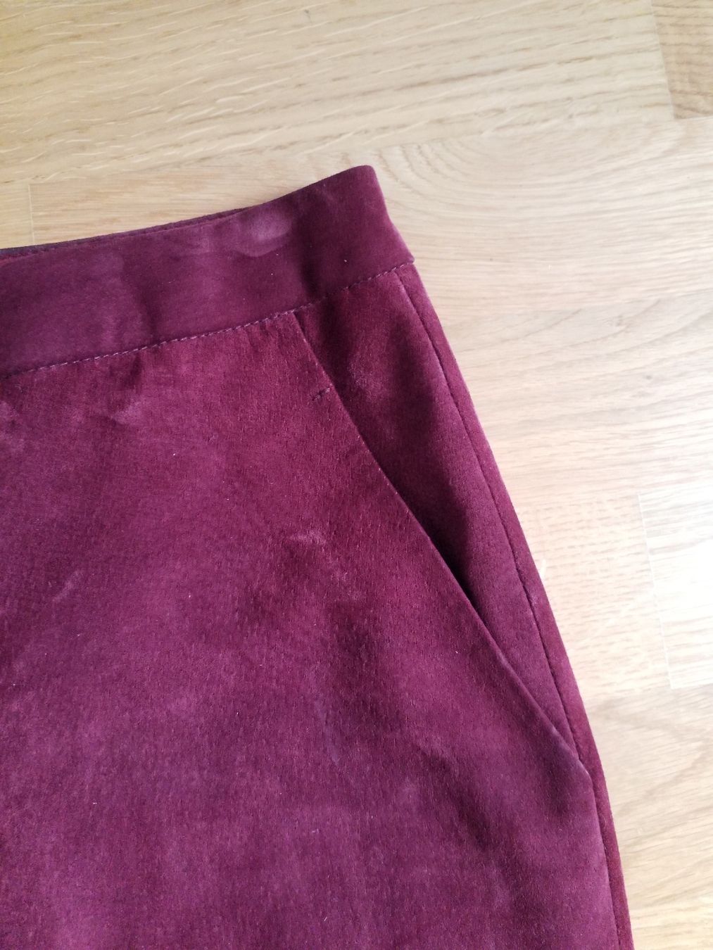 Mango Pantaloni: SUEDE TROUSERS Mango – Usato da Luzern venduto da _Lobster_ 4