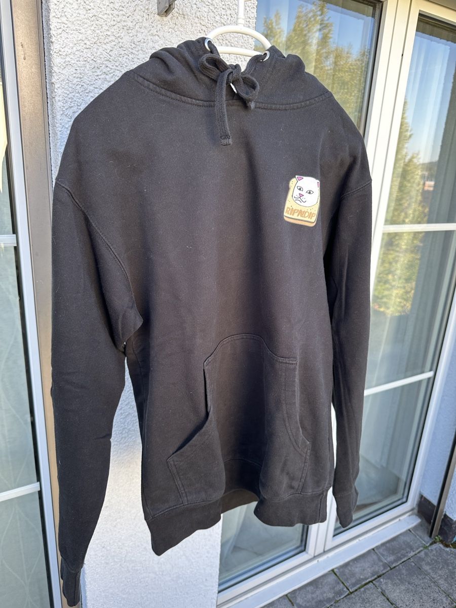 Ripndip Pullover & Sweatshirts: Kapuzenpullover Ripndip schwarz mit Print, gebrauchter Zusta – Gebraucht aus Frauenfeld von fab_vr58