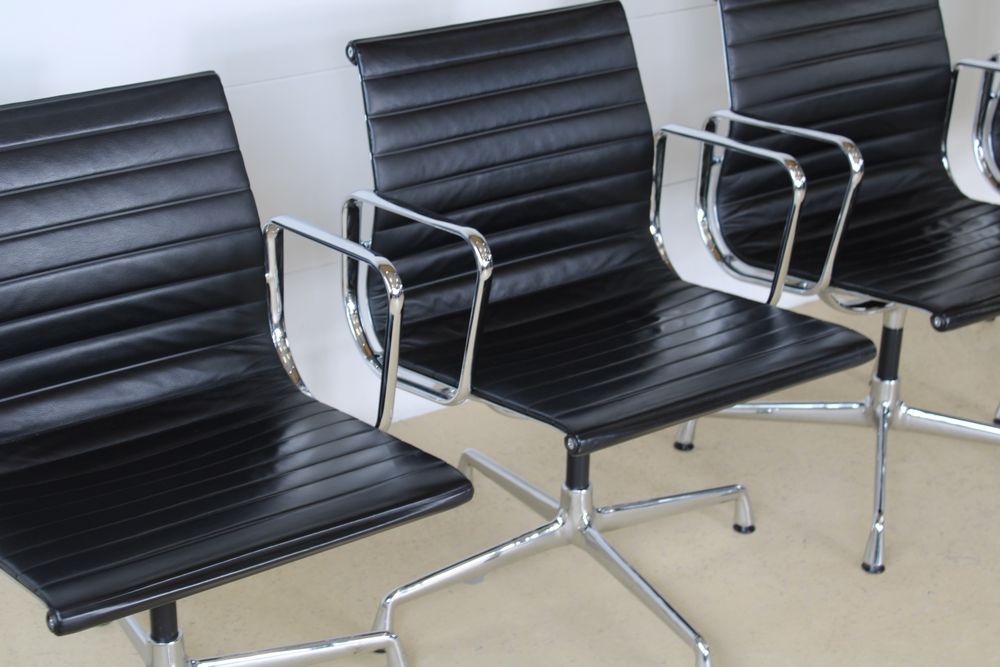 Vitra Eames Stühle EA108,  Leder und drehbar 7