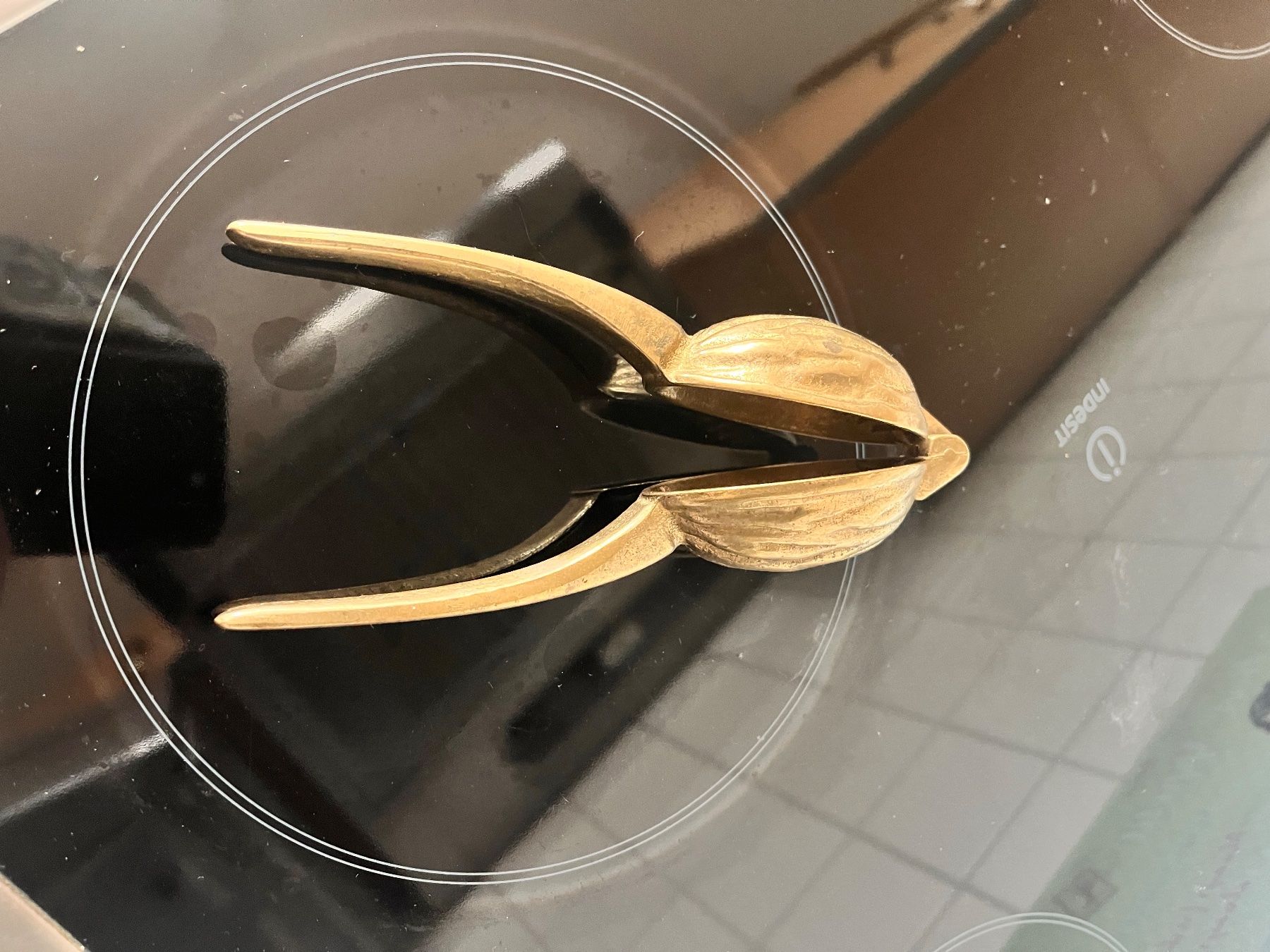 Elettrodomestici da cucina: Mid Century Messing Nussknacker in Form einer Walnuss – Usato da Hefenhofen venduto da n0rt0n 2