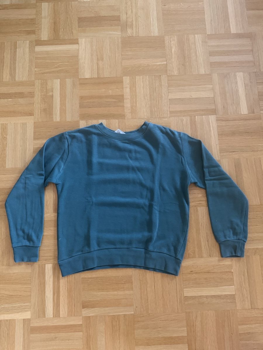 H&M Maglioni & Felpe: Pullover blau Gr. 134. – Usato da Kilchberg ZH venduto da Von_dutch