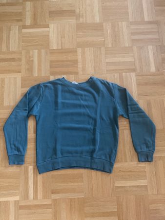 Pullover blau Gr. 134.