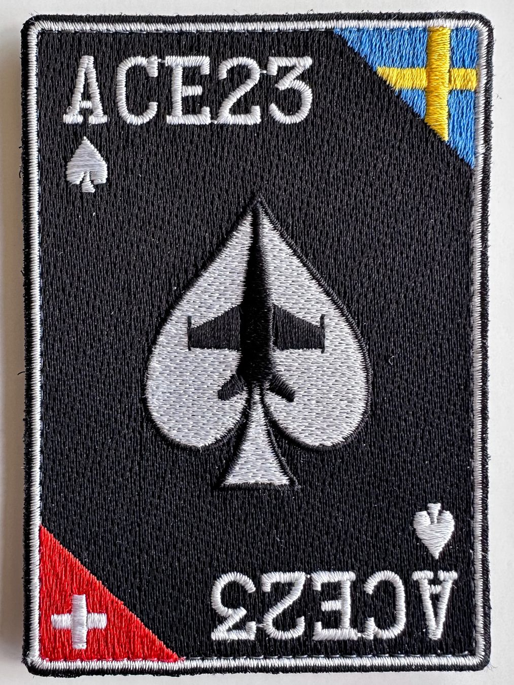 Schweizer Armee Toppe: Schweizer Luftwaffe Arctic Challenge 2023 – Nuovo (secondo la descrizione) da Bern venduto da mercandante