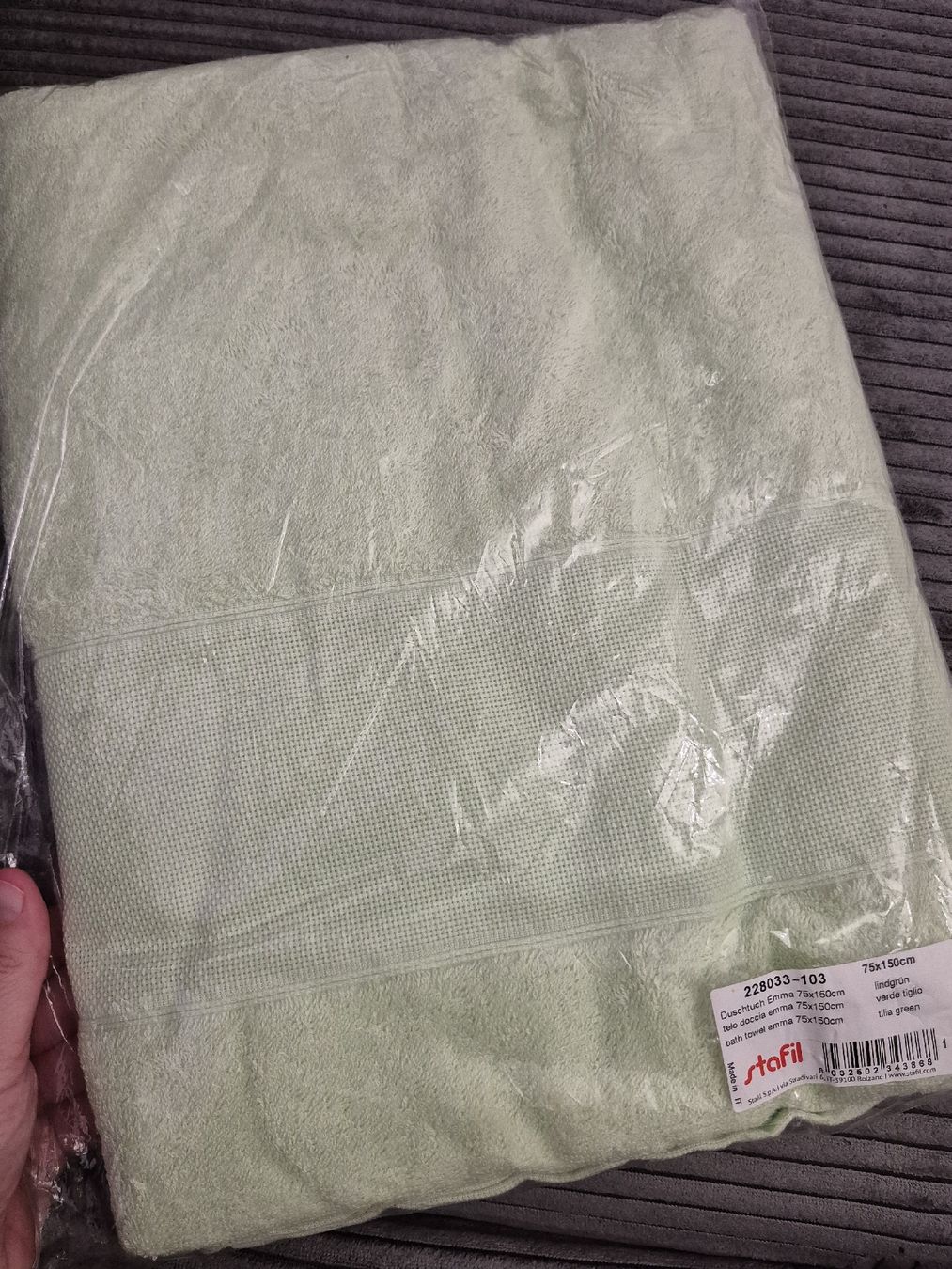 Serviettes de bain: BRODERIE - linge de bain à broder vert clair - 75x150cm – Neuf avec emballage d'origine à Riaz par Murielbhs 1