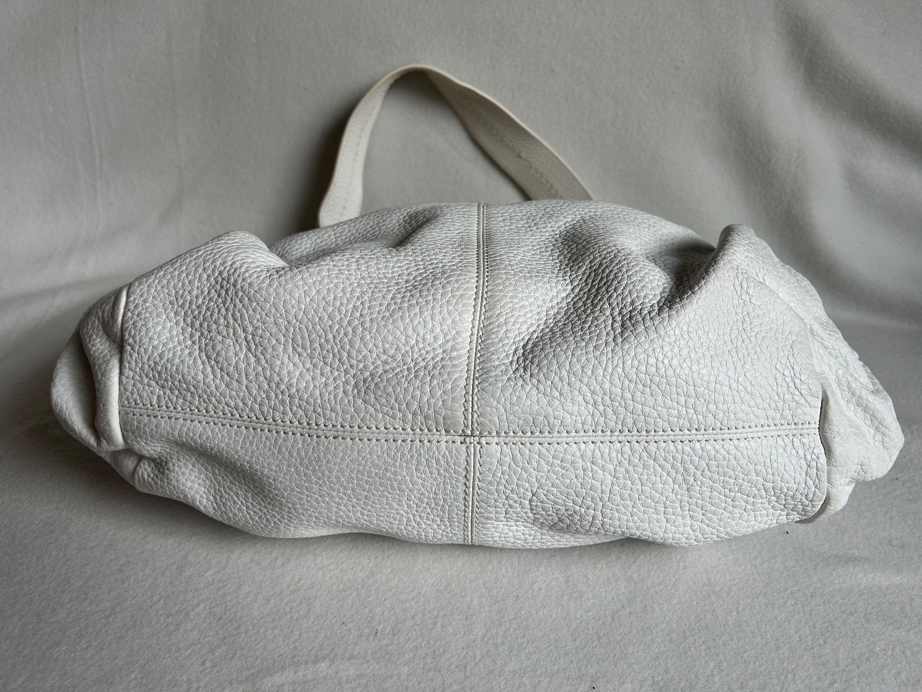 Hogan Borse da donna: Hogan weisse Leder Handtasche – Usato da Kilchberg ZH venduto da Shiraz3 2