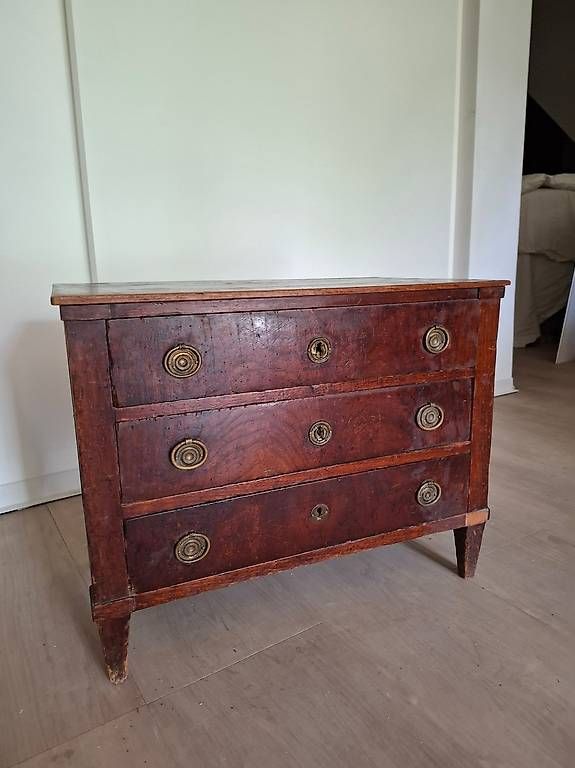 Commodes: Petite commode de style italien en acajou – D'occasion à Cully par agathe75