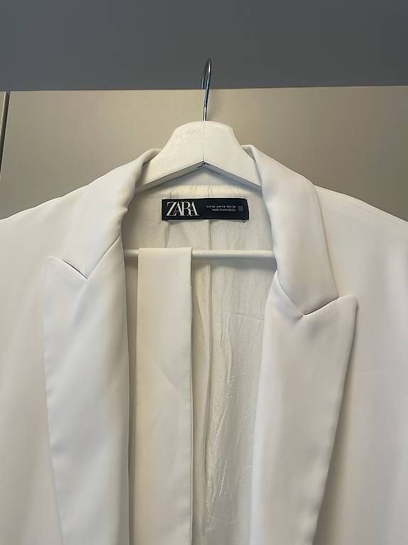 Zara Giacche: Blazer mit Gurt weiss - ZARA – Usato da Lenzburg venduto da lejlaimamovic 2