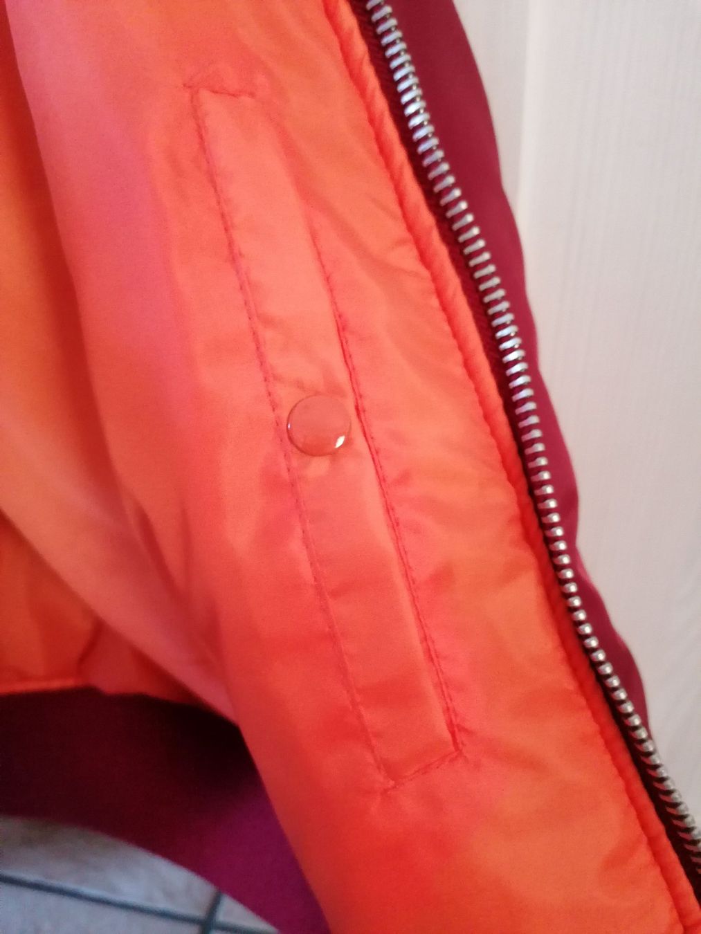 Giacche: Bomberjacke - Pilotenjacke - rot - Rothco - grösse S – Nuovo (secondo la descrizione) da Oberurnen venduto da mackrokodile 4