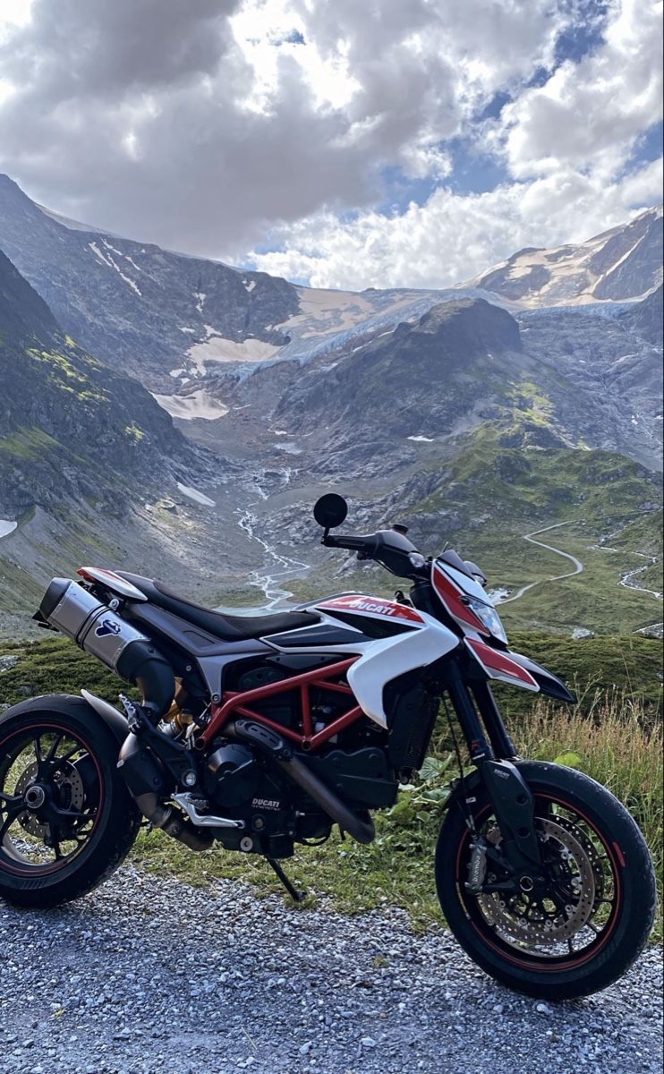 Ducati Strasse: Ducati Hypermotard 821 SP – Gebraucht aus Baar von zwy_8llq