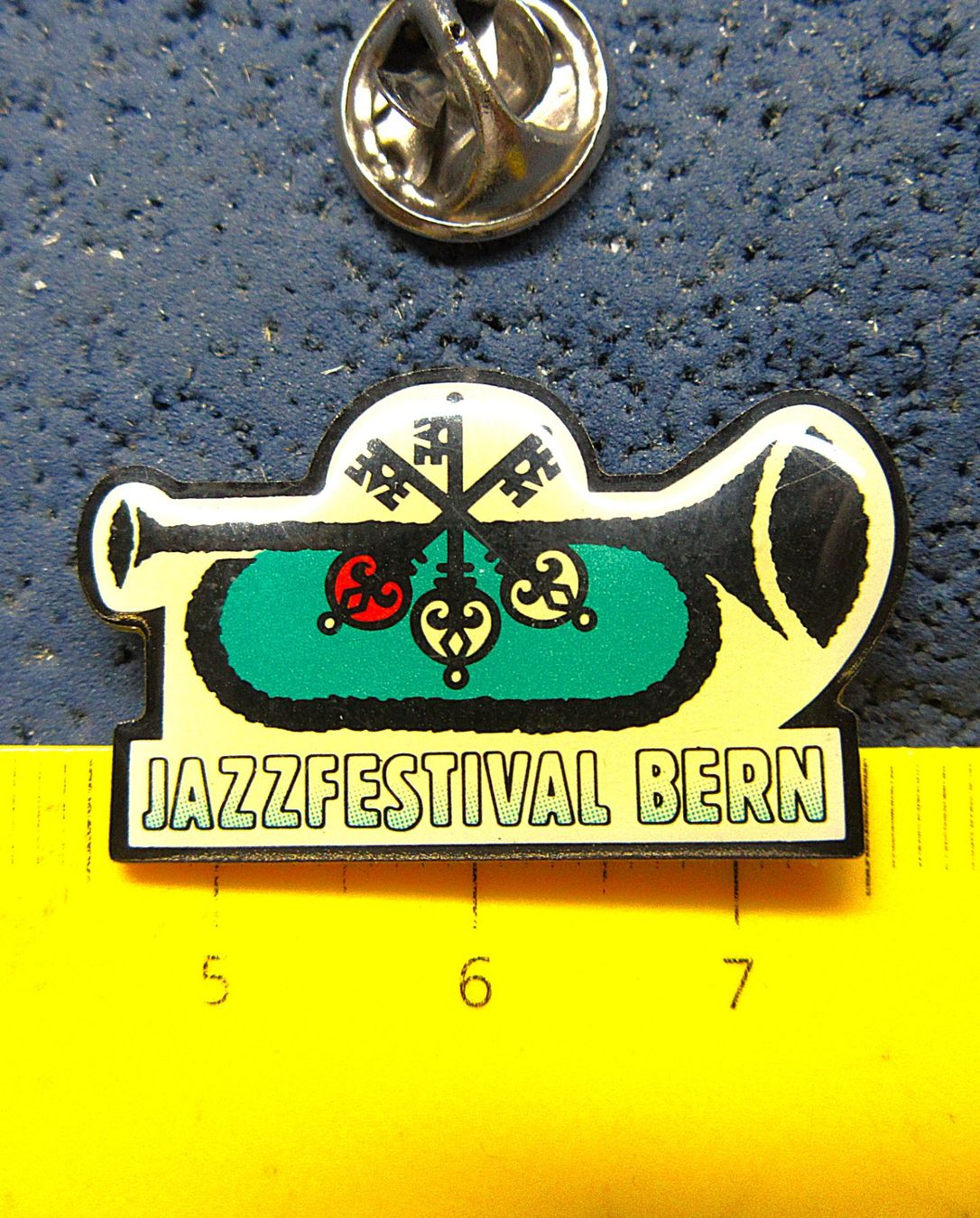 Swiss Placchette & Badge: UBS JAZZFESTIVAL BERN PIN – Usato da Ettingen venduto da Hausi4711