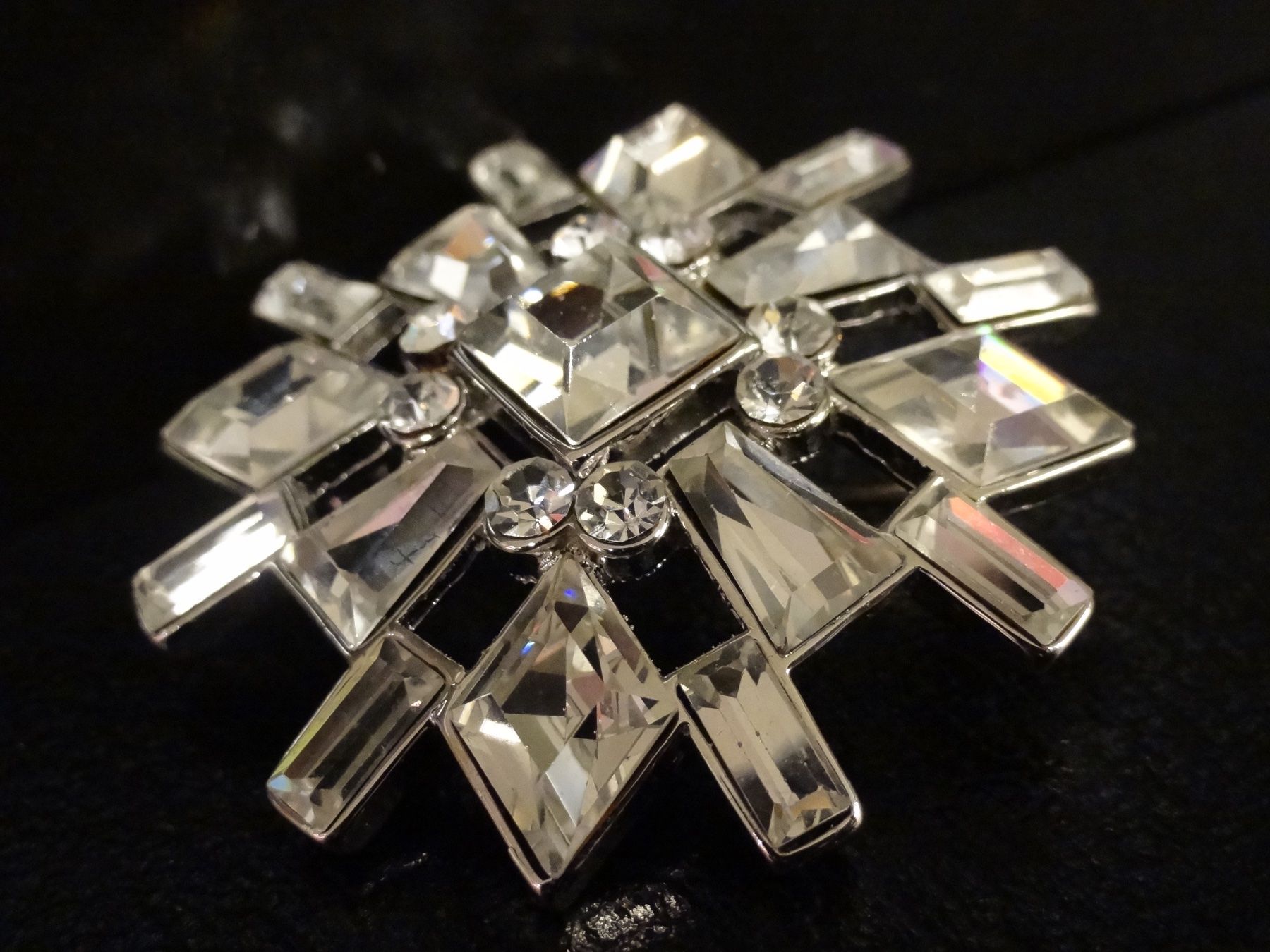 Spille & Fermagli: Vintage Brosche Modeschmuck Silber Strass 80er 90er MONET – Usato da Kerzers venduto da djstarsky73 9