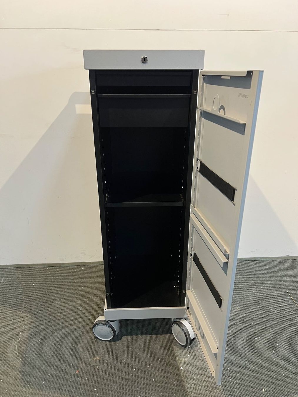 Eléments de bureau: 035 DENZ D3 Rollcaddy / Rollcontainer – D'occasion à Wangen an der Aare par TBYN 2
