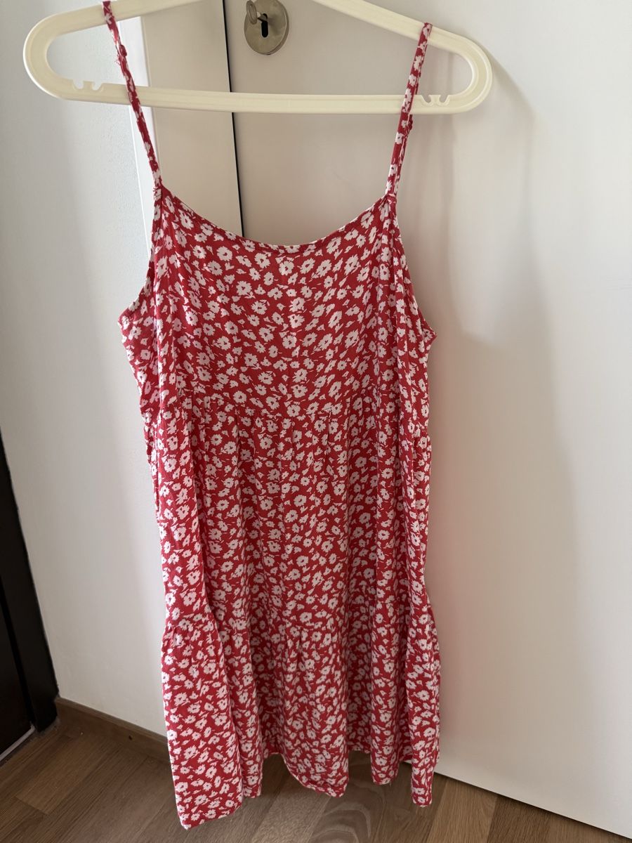 Vestiti: American Eagle Kleid rot geblümt Grösse M neu – Nuovo (secondo la descrizione) da Basel venduto da selinalivia