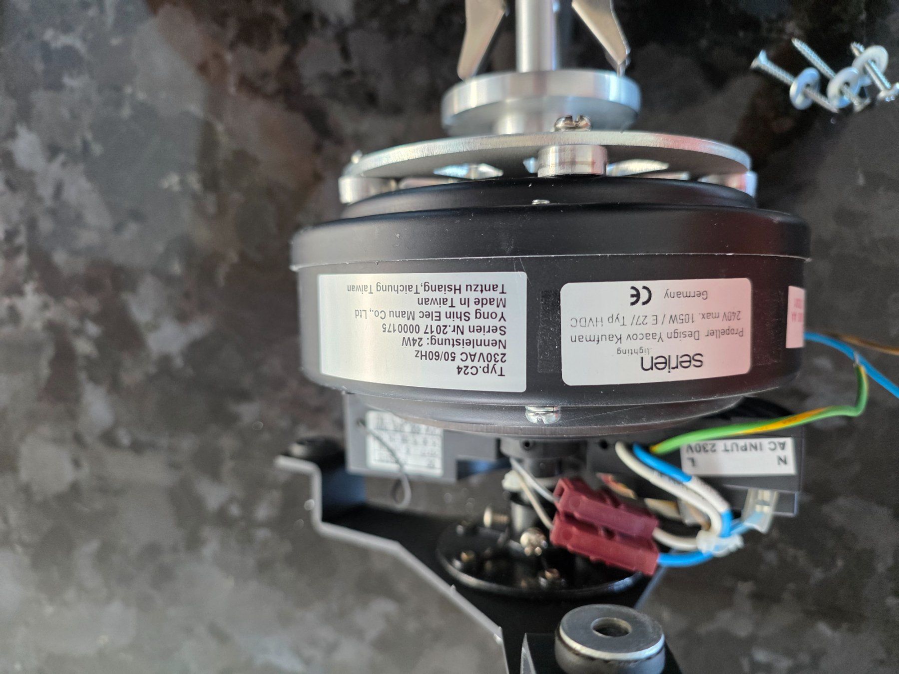 Ventilatori: Serien Lighting Propeller Deckenventilator – Usato da Dietikon venduto da deineSolutions 9