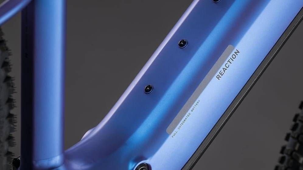 Cube Biciclette: Cube Reaction Hybrid ONE 800 blueiris´n´reflect – Nuovo e nell'imballaggio originale da Lausanne venduto da AB-Ebikes