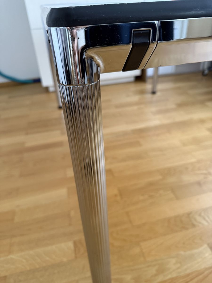 Tables: Stabiler Bürotisch – D'occasion à Pfäffikon SZ par FedLo 3
