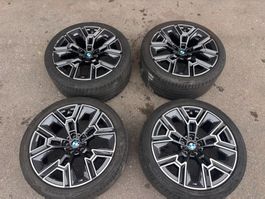 BMW Alufelgen mit Reifen 245/40 R20 // 275/35 R20