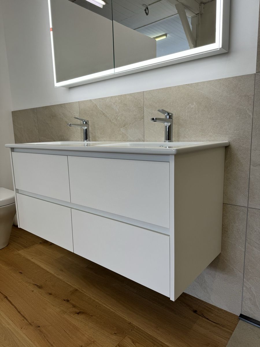 Alterna Mobili per bagno: Alterna Waschtischmöbel inkl.Illuminato Plus Spiegelschrank – Nuovo (secondo la descrizione) da Amriswil venduto da deluxe_bad 1