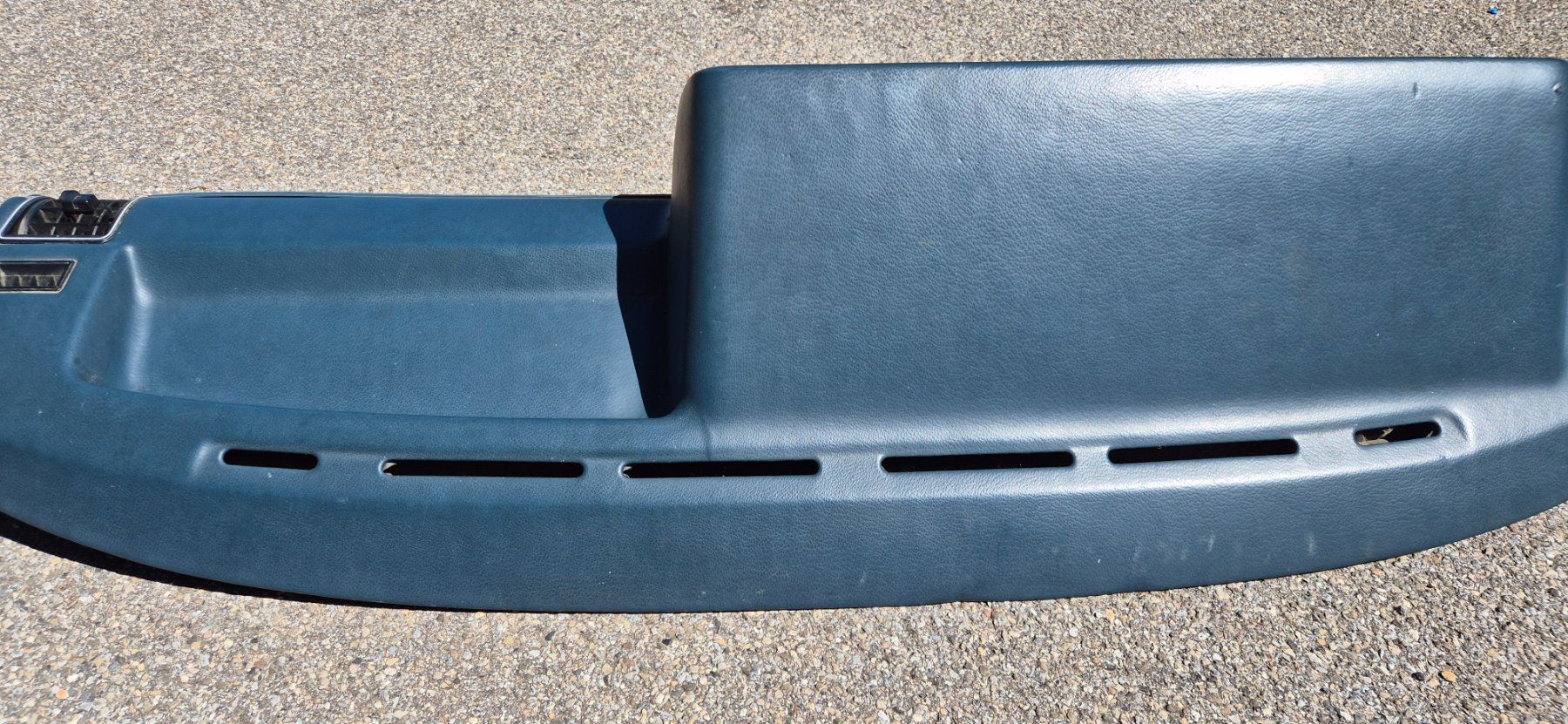 VW Tutti pezzi di ricambio auto: VW Jetta 1 Armaturenbrett – Usato da Riggisberg venduto da Mahali04 1