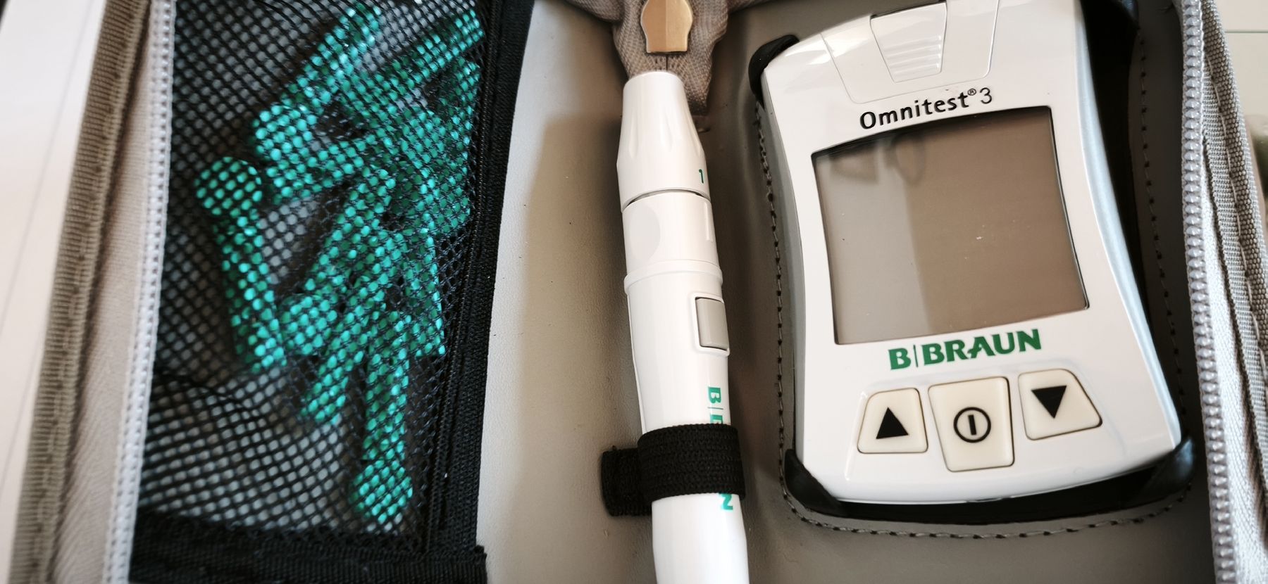 Braun Attrezzature mediche: Omnitest 3 B.Braun glucose meter with lancets – Usato da Weisslingen venduto da nizanra