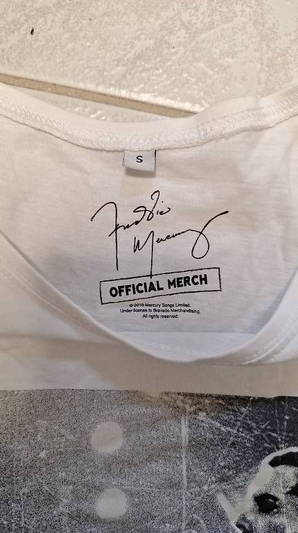 T-Shirts: Freddie Mercury t Shirt grösse s – Gebraucht aus Kölliken von minimeee 1
