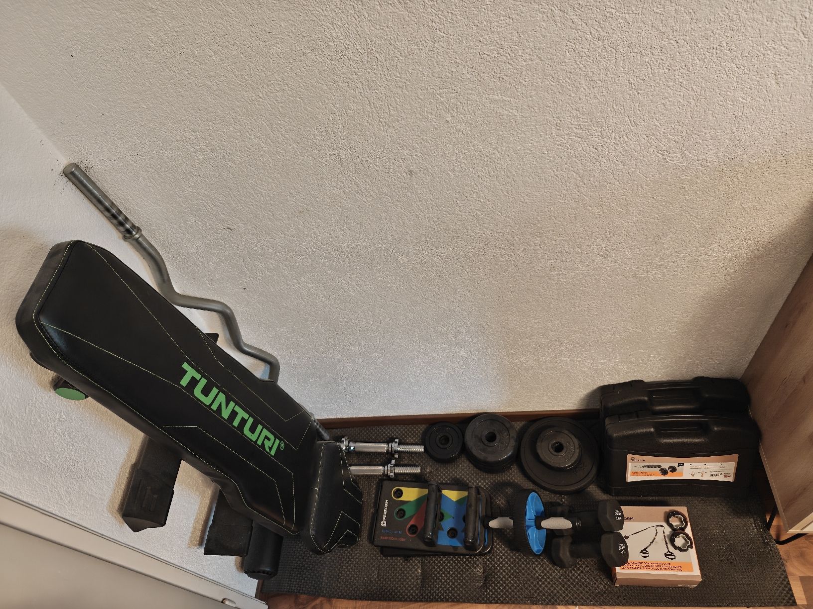 Hometrainer: Komplettes Home Gym Set – Usato da Neuhausen am Rheinfall venduto da mkdesz