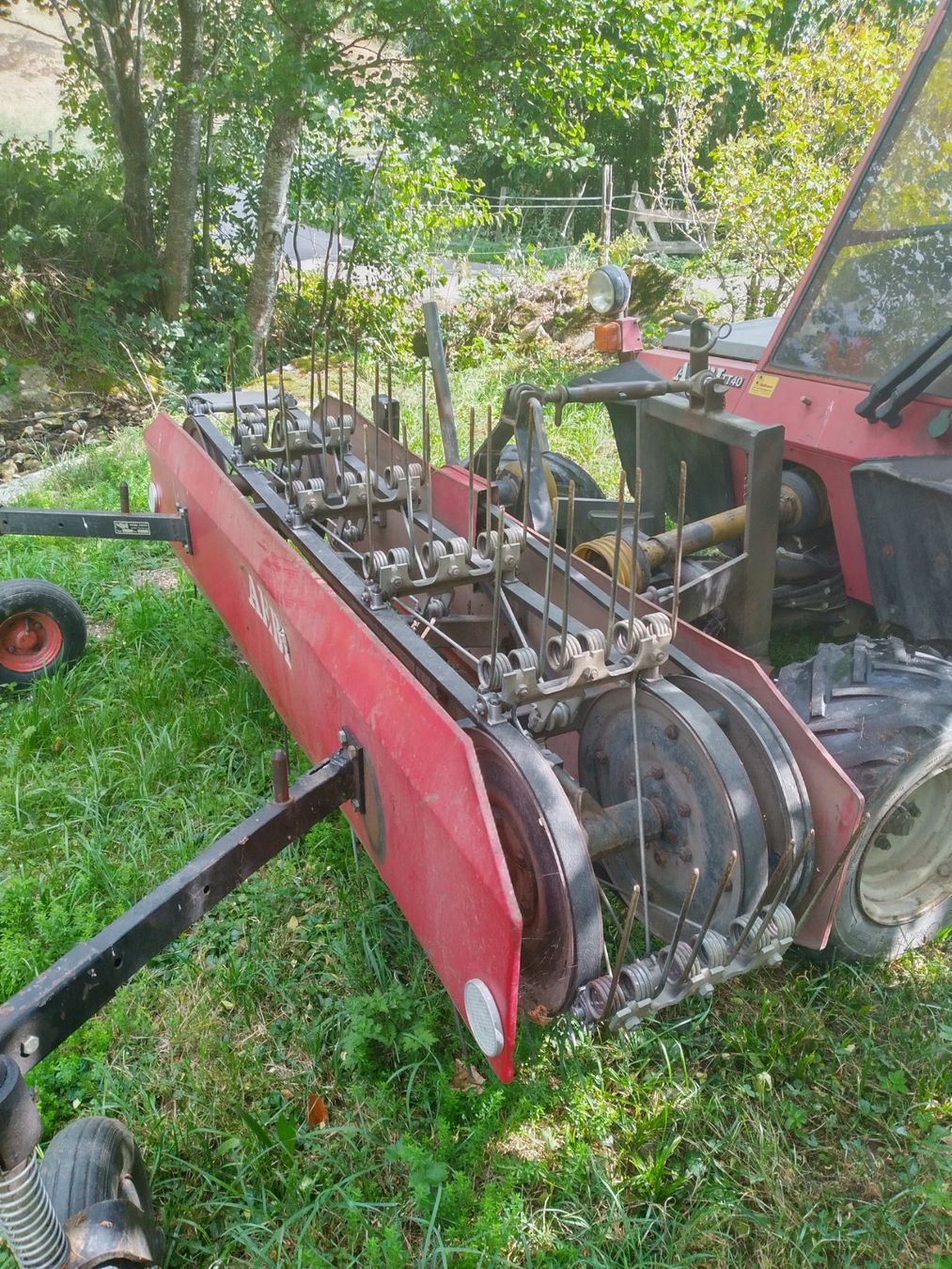 Aebi Toutes les machines: Bandrechen zu TT33 oder 40 – D'occasion à Günsberg par Elstar