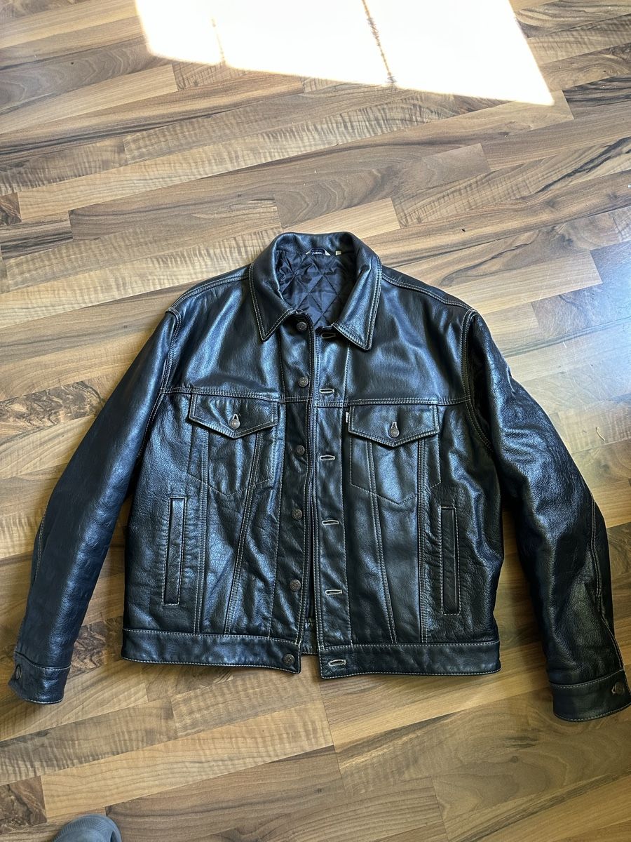 Levi's Vestes: Lederjacke, Levis größe L. Top Zustand echtes Leder – D'occasion à Benken ZH par Audi-erich