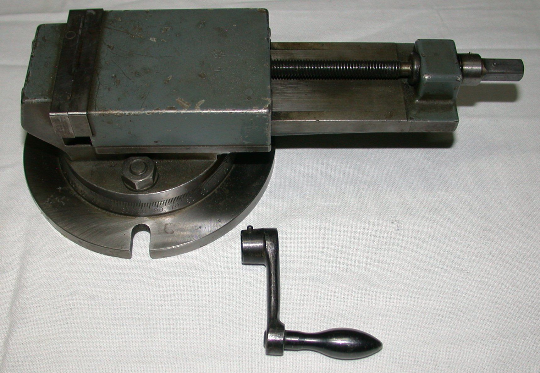 Tutti gli attrezzi: Etau tournant pour machine – Usato da La Chaux-de-Fonds venduto da fan_tj9t