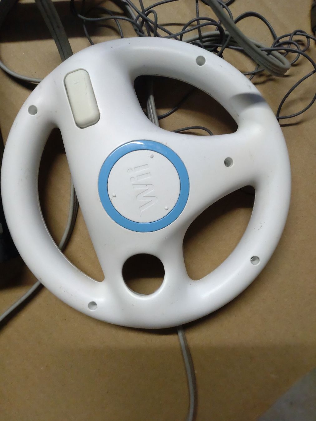 Nintendo Konsolen: Console Wii + 2 volants + manette + accessoires – Gebraucht aus Vétroz von Guadonjin 1