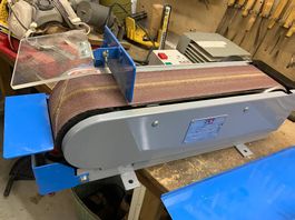 Ponceuse à bande / Bandschleifmaschine