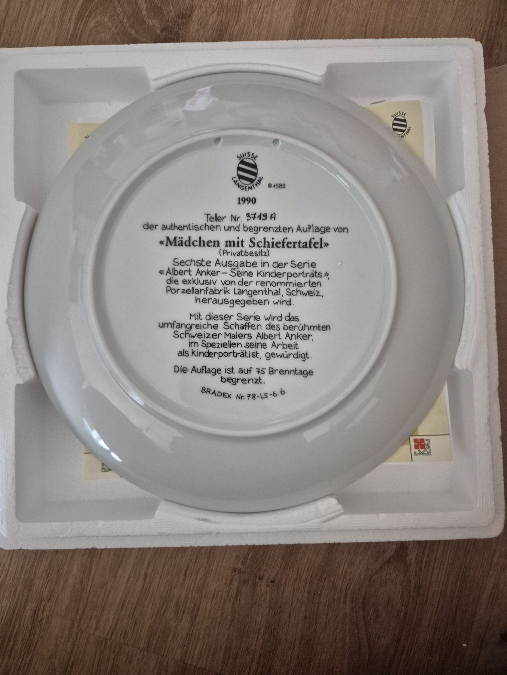 Piatti: Albert Anker - Mädchen mit Schiefertafel – Nuovo e nell'imballaggio originale da Hettlingen venduto da janalea 1