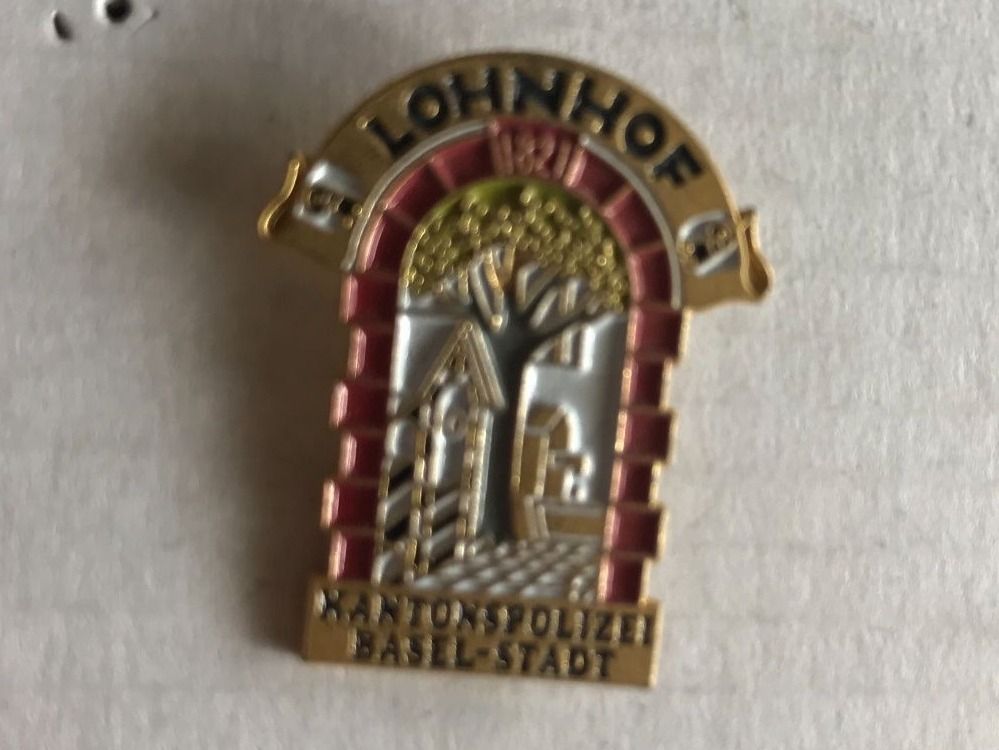 Plaquettes & Badges: Polizei Lohnhof Basel – D'occasion à Itingen par Bebbi6569