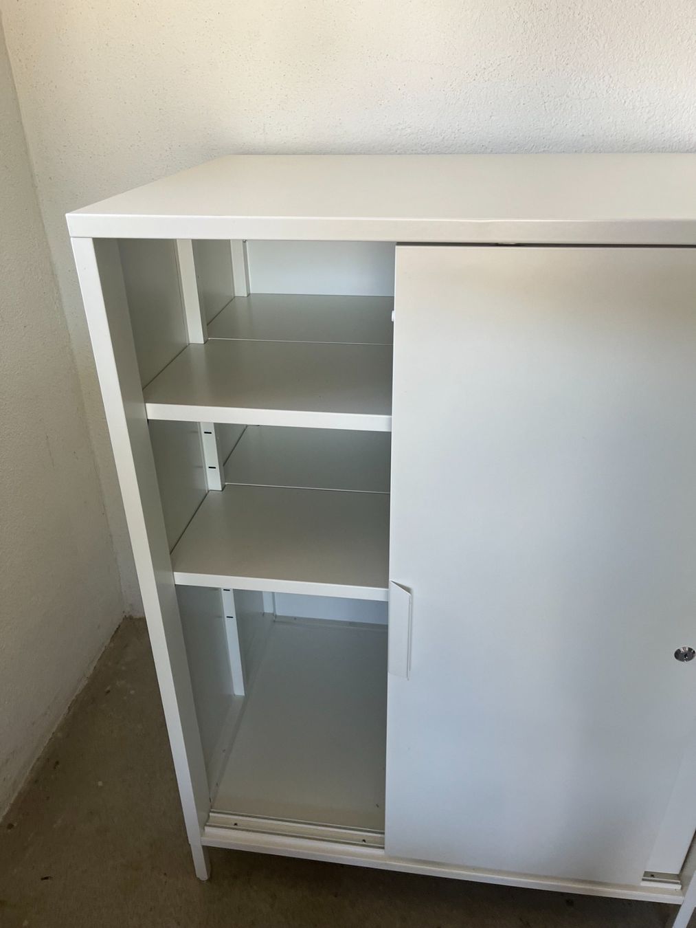 Ikea Schränke: Kleiner Metallschrank – Gebraucht aus Leuggern von Yzerman2 2