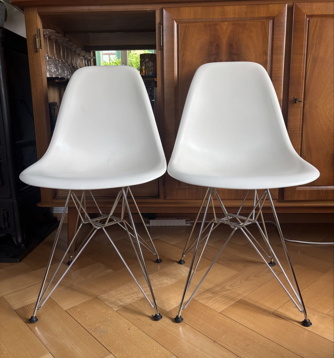 Vitra Stühle: Vitra Eames Plastic Side Chairs DSR white chrome x2 – Neu (gemäss Beschreibung) aus Küsnacht ZH von xavier74