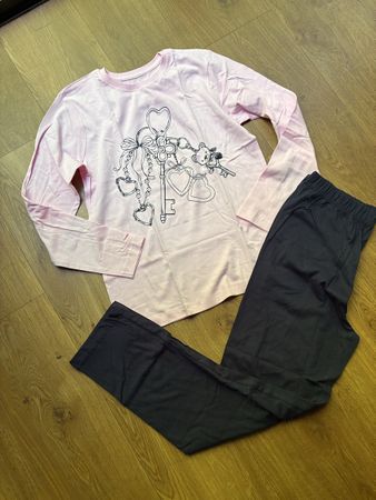 Tolles Pyjama Gr. 146, Neu
