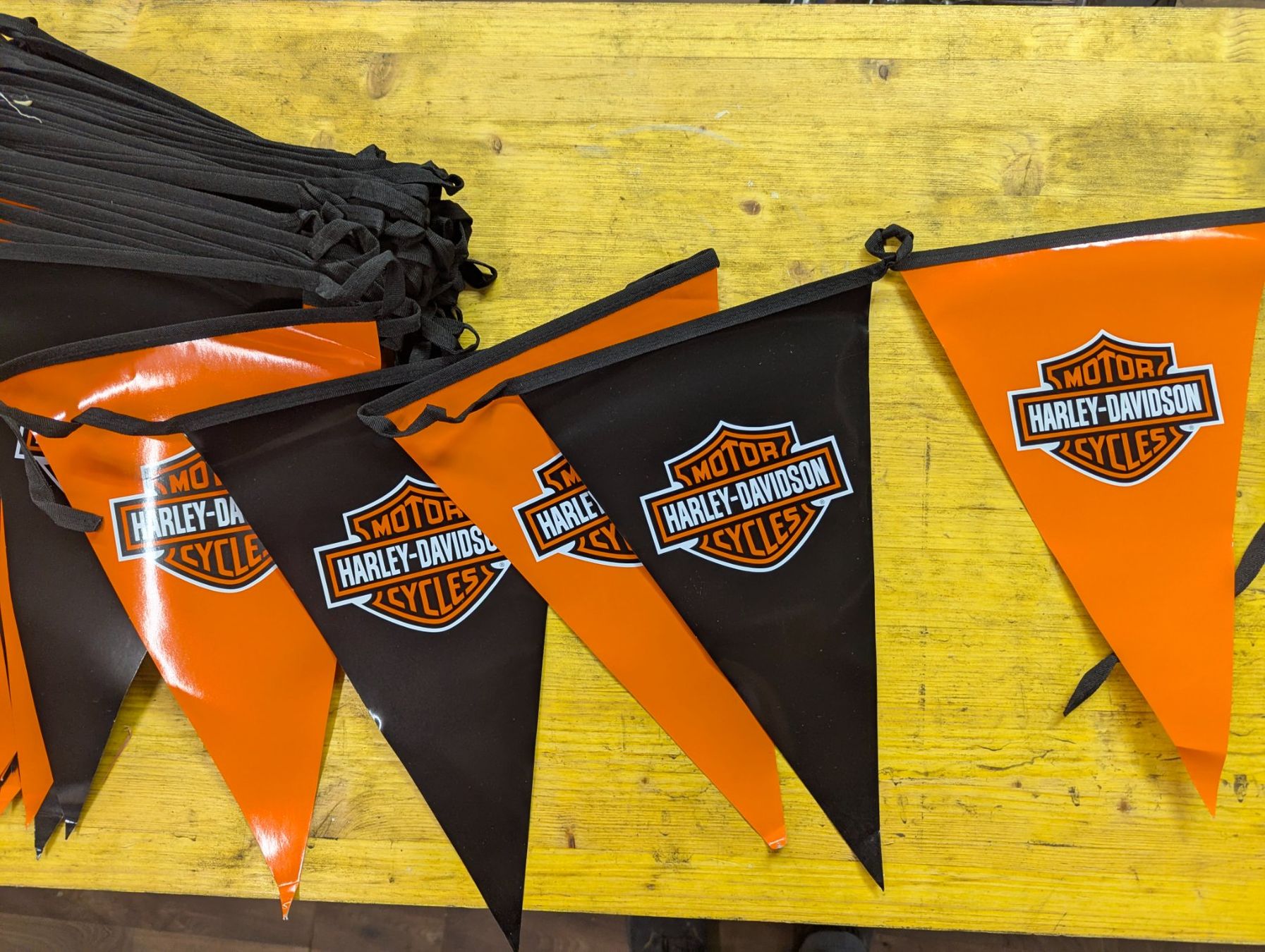 Harley-Davidson Tutte le decorazioni: Harley-Davidson Winpel ca 40meter Orginalverpackt – Nuovo e nell'imballaggio originale da Unterengstringen venduto da Olifant4 2