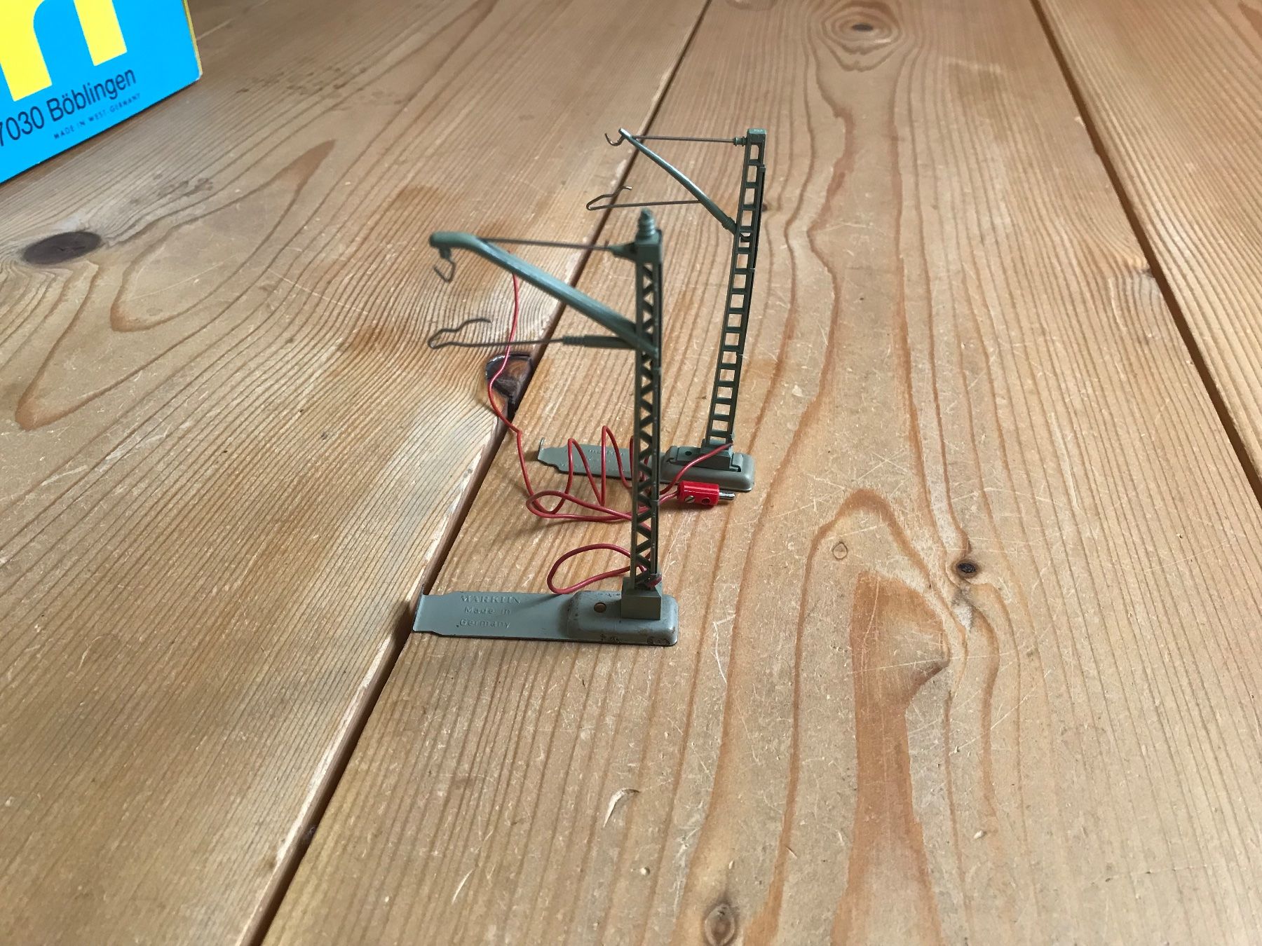 Märklin Modelleisenbahnen: märklin 2 x 7010, anschlumasten – Gebraucht aus Liestal von ozo2005 2