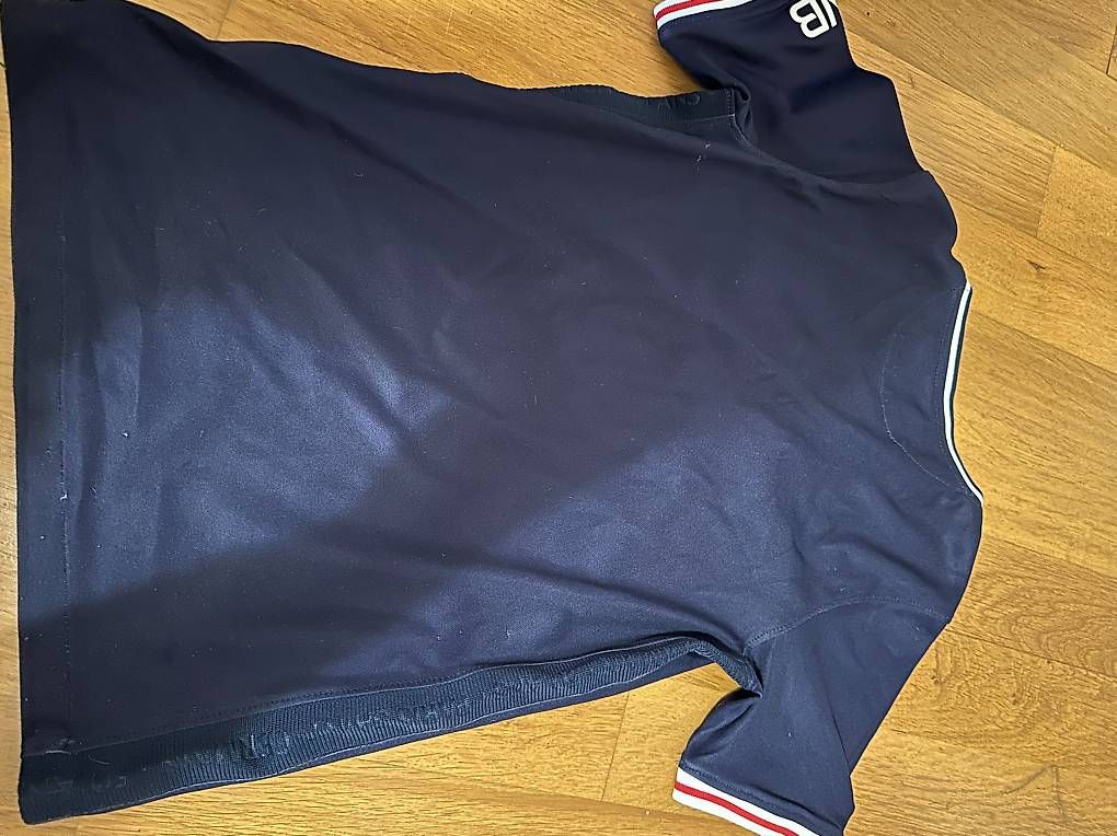 Scarpe, pantaloni & magliette da ginnastica: PSG Trikot 128 - 137 – Usato da Winterthur venduto da CelloOnline 2