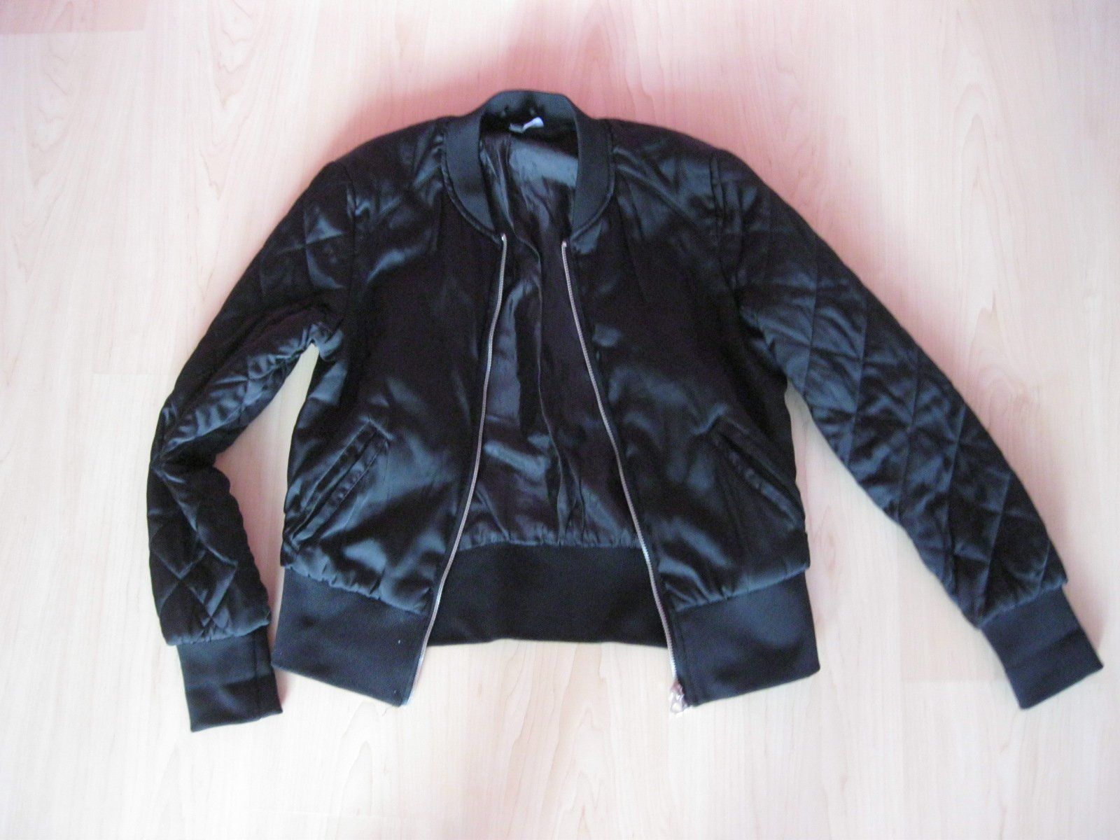 Jacken: Bomber-Jacke schwarz Gr. 36/38 – Gebraucht aus Vitznau von Kateborg 4