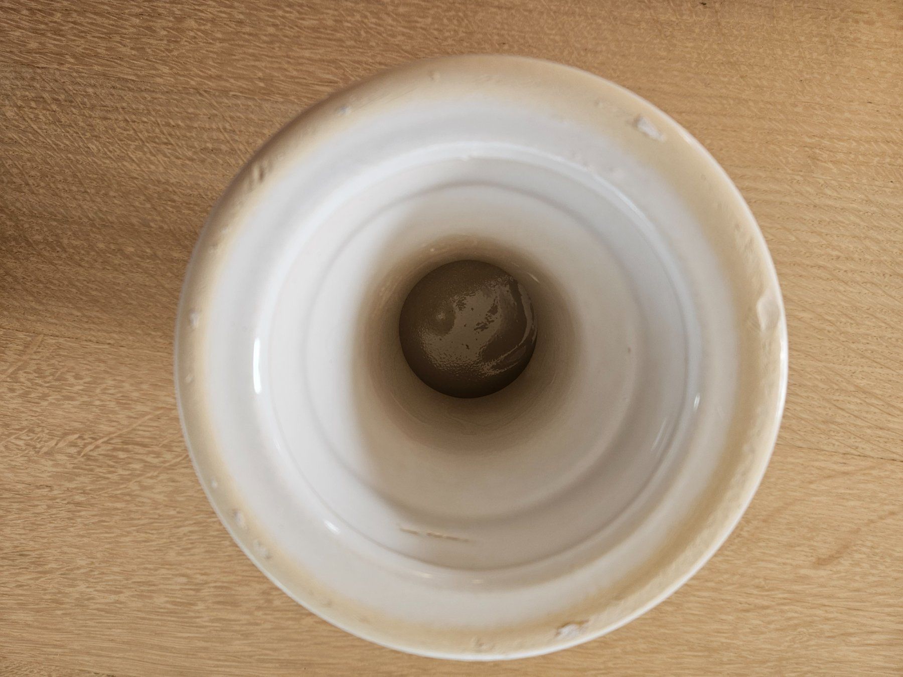 Pots de fleurs: Weisser Keramiktopf mit Keramiksäule – D'occasion à Boswil par Pjatla 2