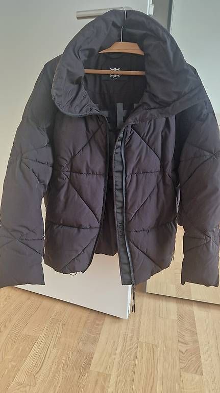 Giacche: Wenig getragene Riani Winterjacke – Usato da Stäfa venduto da dalixy 2