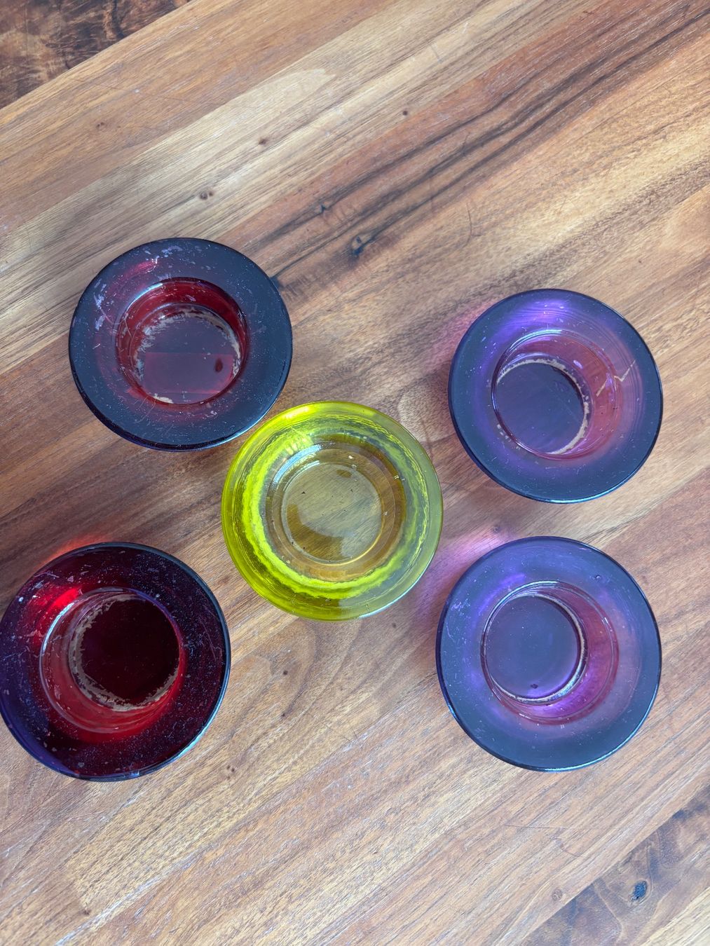 Portacandele: 5 Teelichthalter violett/gelb/ rot – Usato da Balsthal venduto da Uroby 1