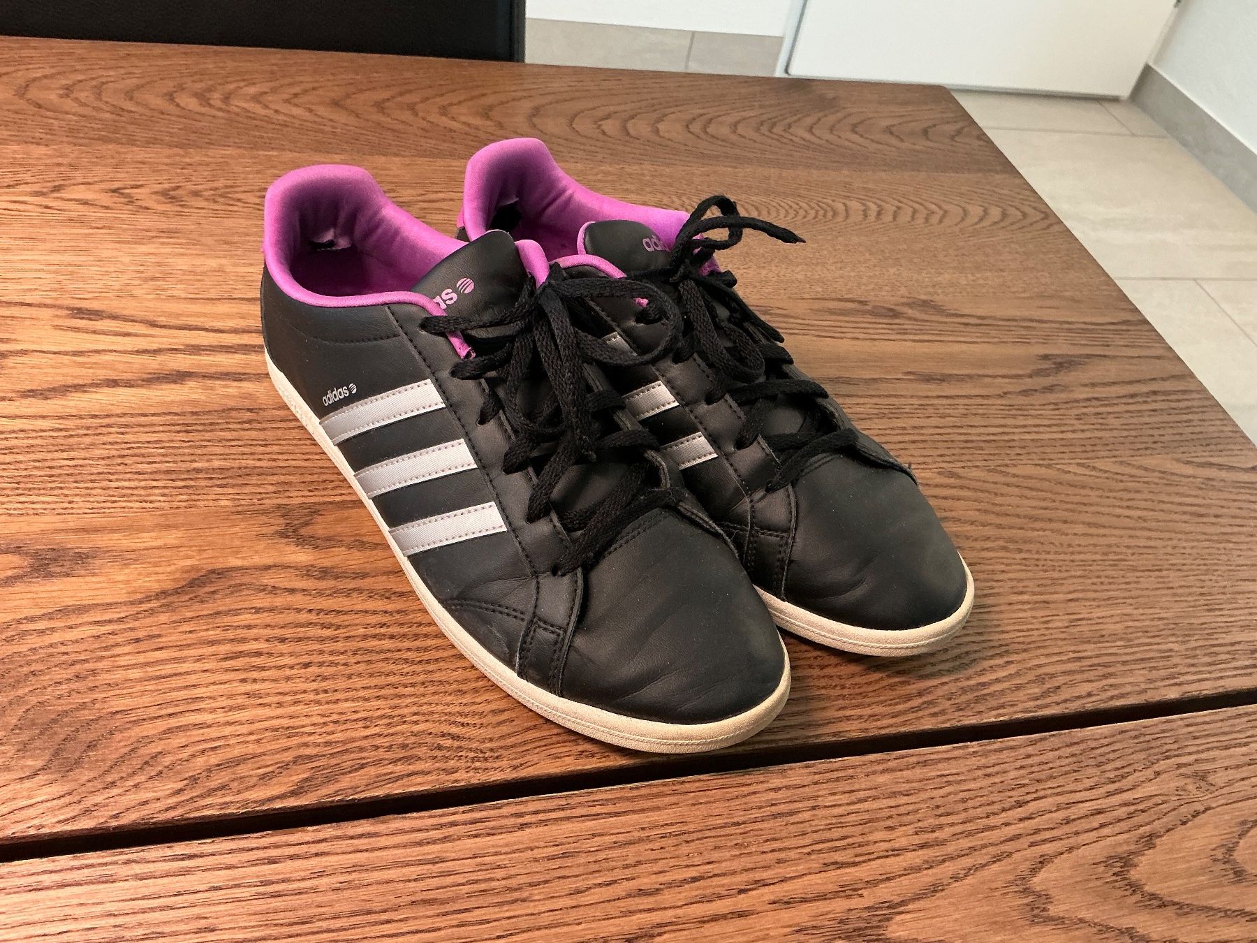 Chaussures femmes: Adidas Turnschuh Gr.41 – D'occasion à Würenlos par sweety5436