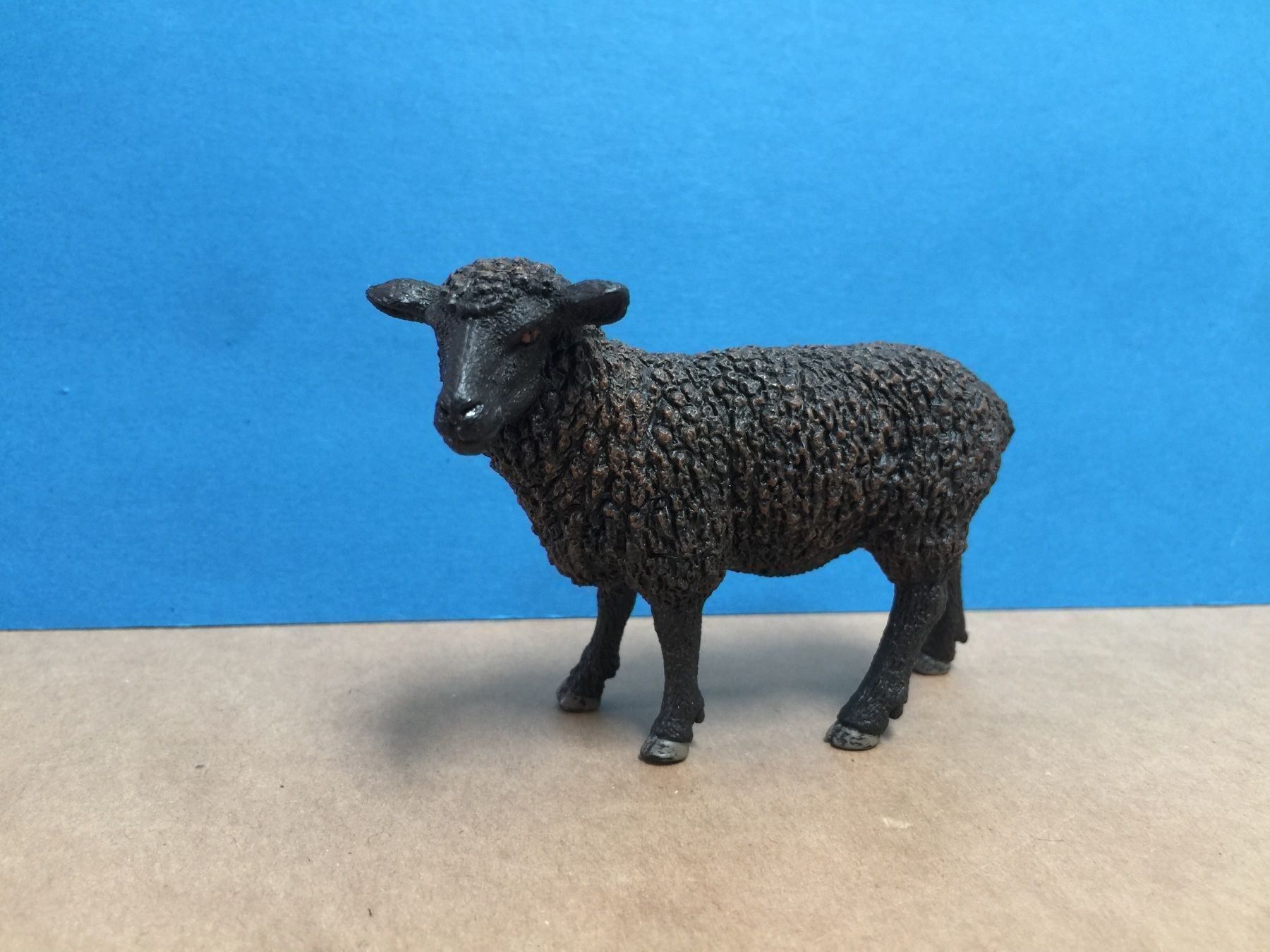 Schleich Statuette: Neu Schleich 13785 Schwarzes Schaf – Nuovo (secondo la descrizione) da Ennetbaden venduto da mapa05 2