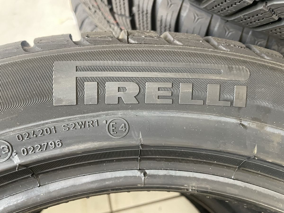 Pirelli Pneumatici & Ruote complete: Pirelli Winterpneu Neu 2stk – Nuovo (secondo la descrizione) da Tecknau venduto da Garage_St.Buser