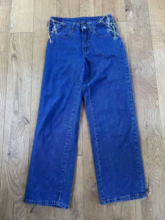 Jeans mit Ketten-Details, Grösse S, neuwertig, cool!