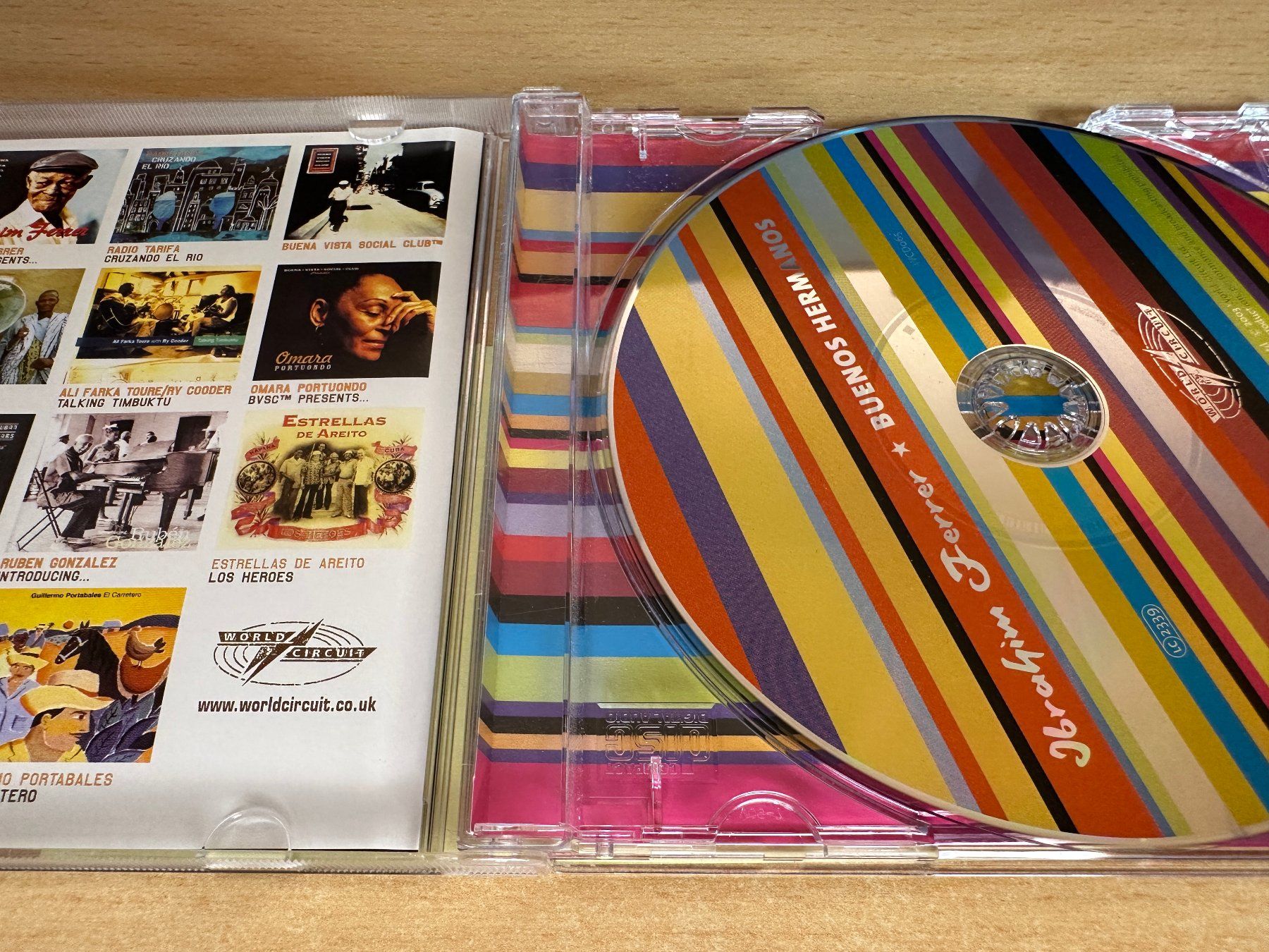 CD: E5 Ibrahim Ferrer – Buenos Hermanos – Usato da Rikon im Tösstal venduto da Alpenmutz 2